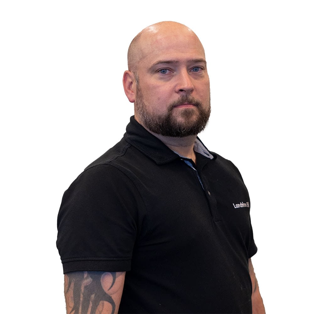 Pontus Drott - Nissan tekniker - landrins bil - västervik