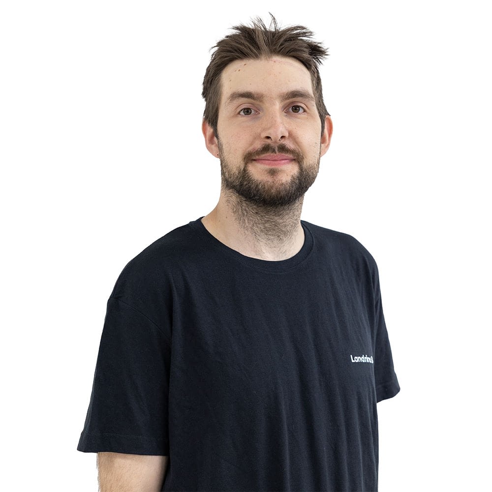 Jakub Adamski - Däckspecialist - Landrins Bil - Västerås - H Däck