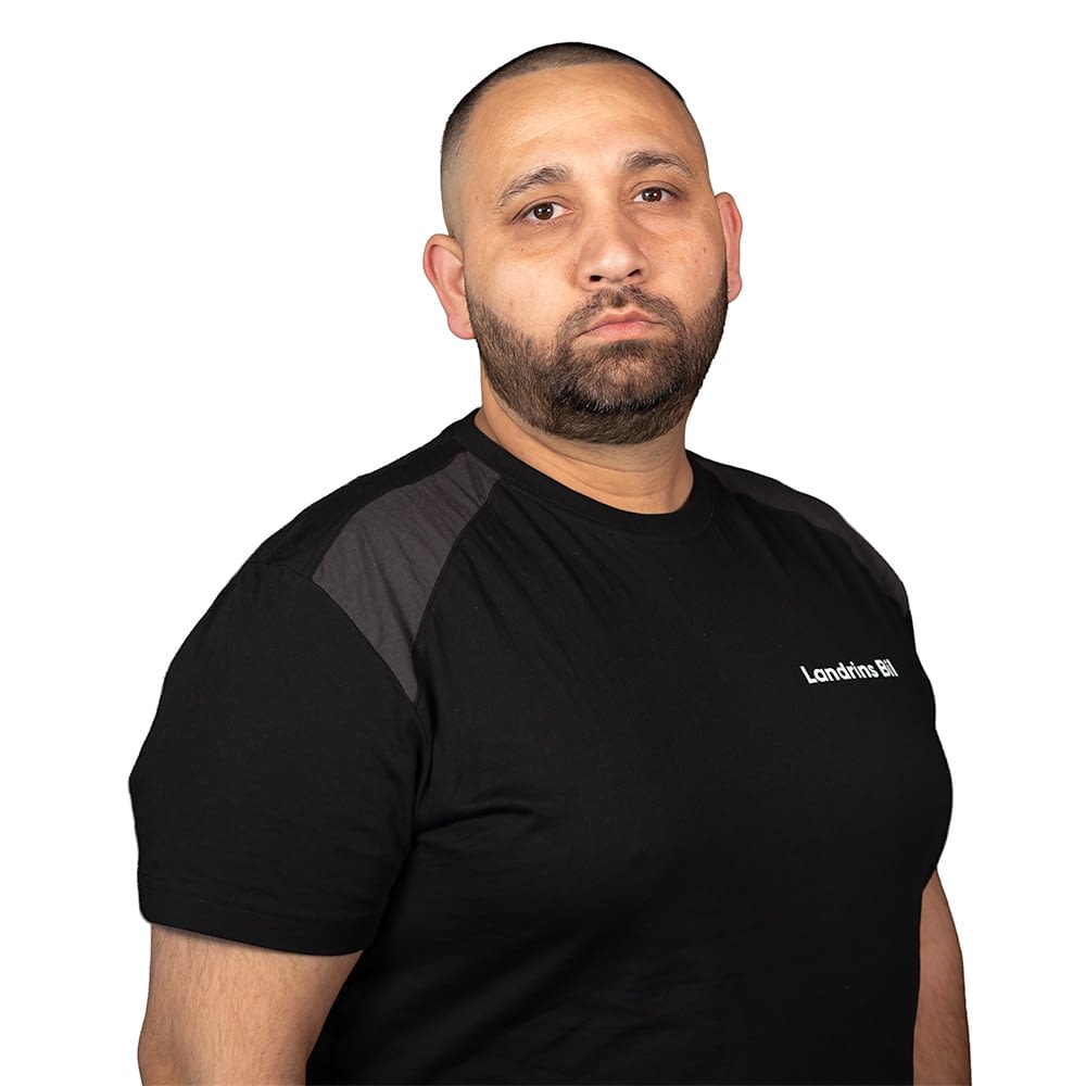 Elvis Maksuti - Rekondtekniker - Mercedes Benz - Landrins Bil - Norrköping