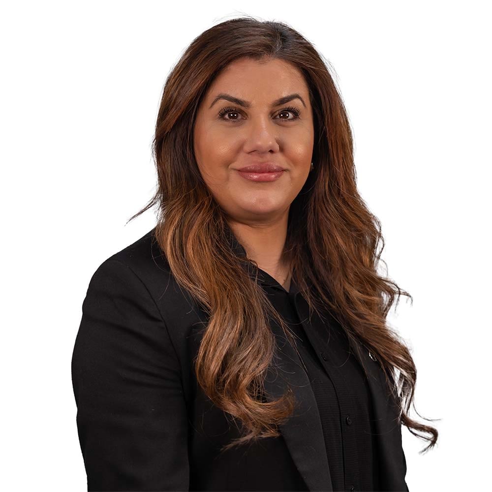 Rania Yacoub - Landrins bil - Hässlö - Västerås - Företagssäljare - Mercedes