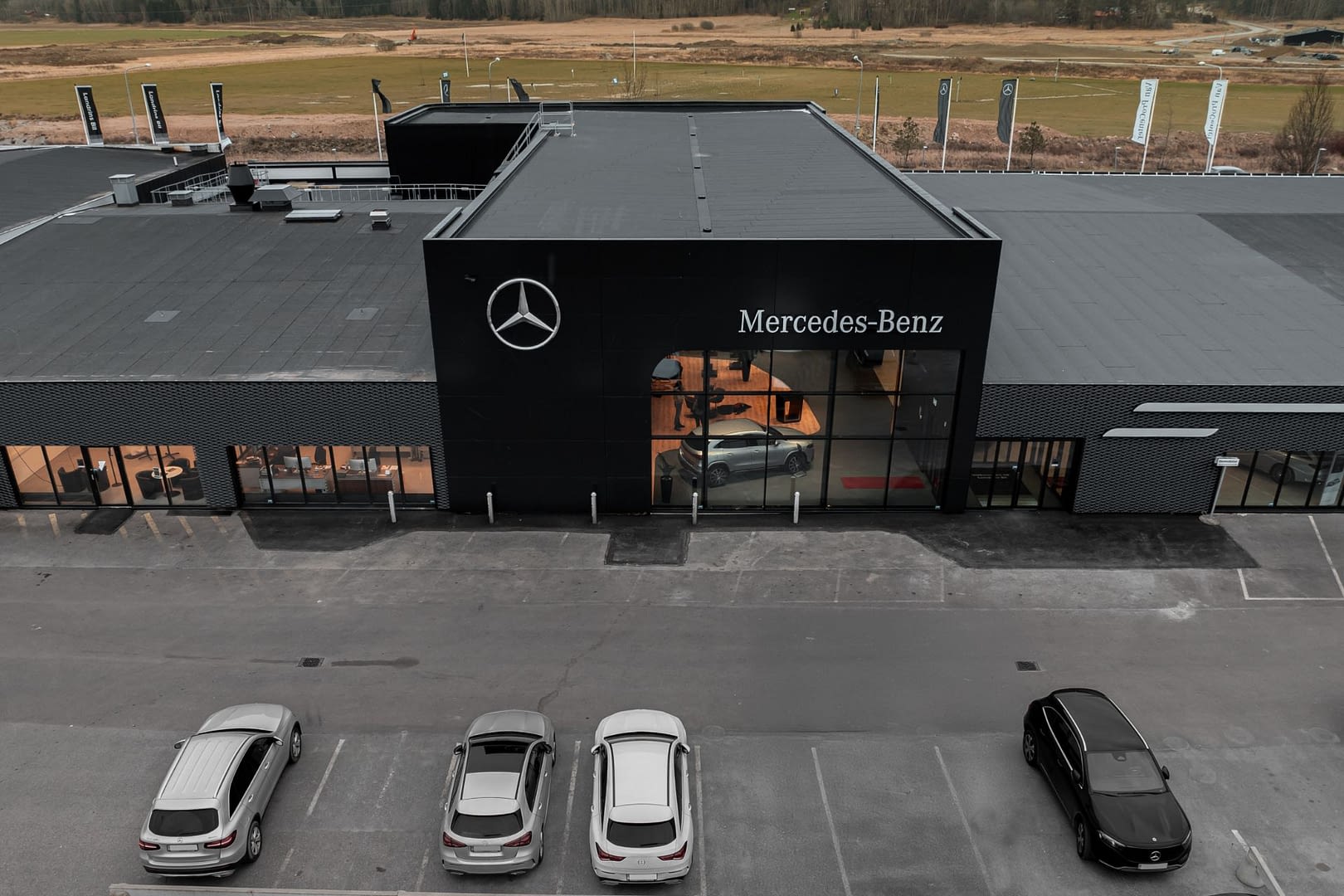 Växelvägen 8 Eskilstuna - Mercedes-Benz - Landrins Bil – Hero
