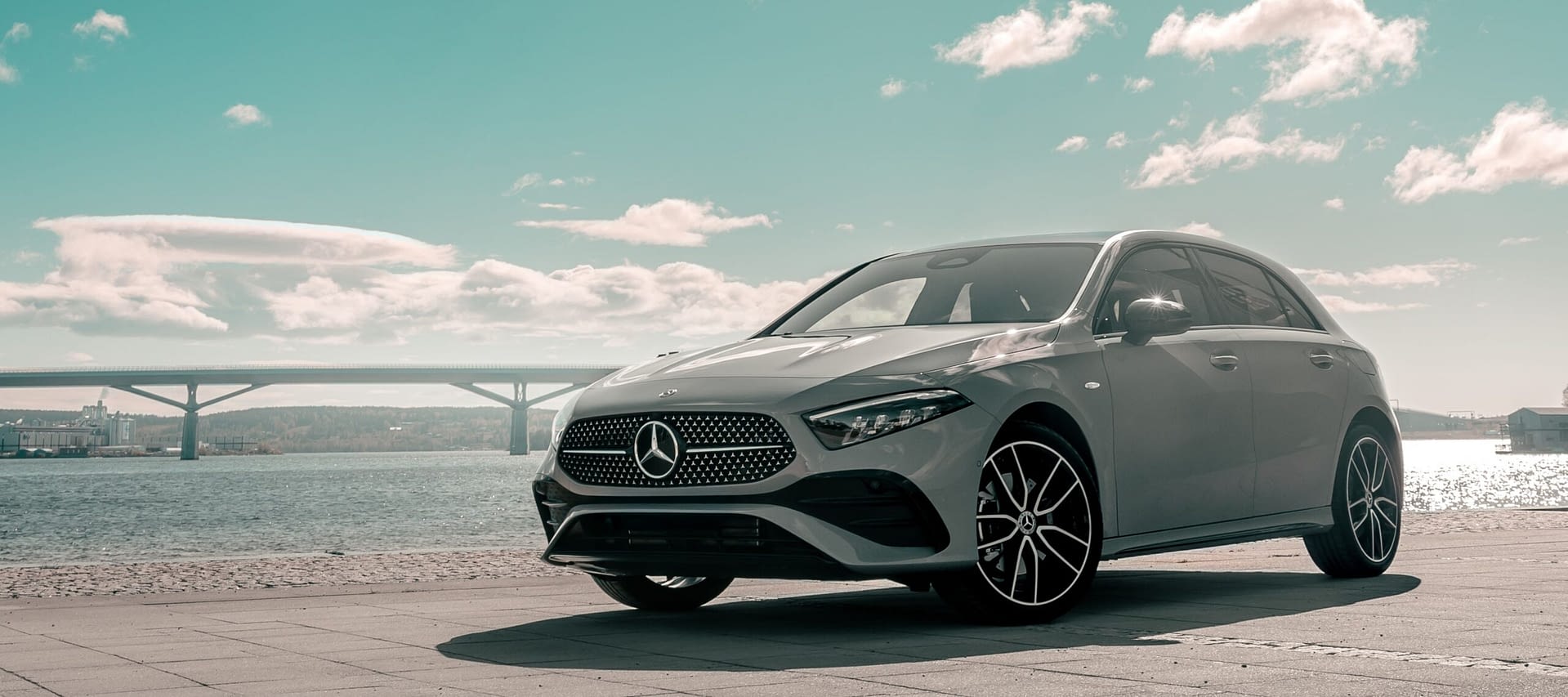 Mercedes-Benz - Aklass- Landrins BIl – Hero