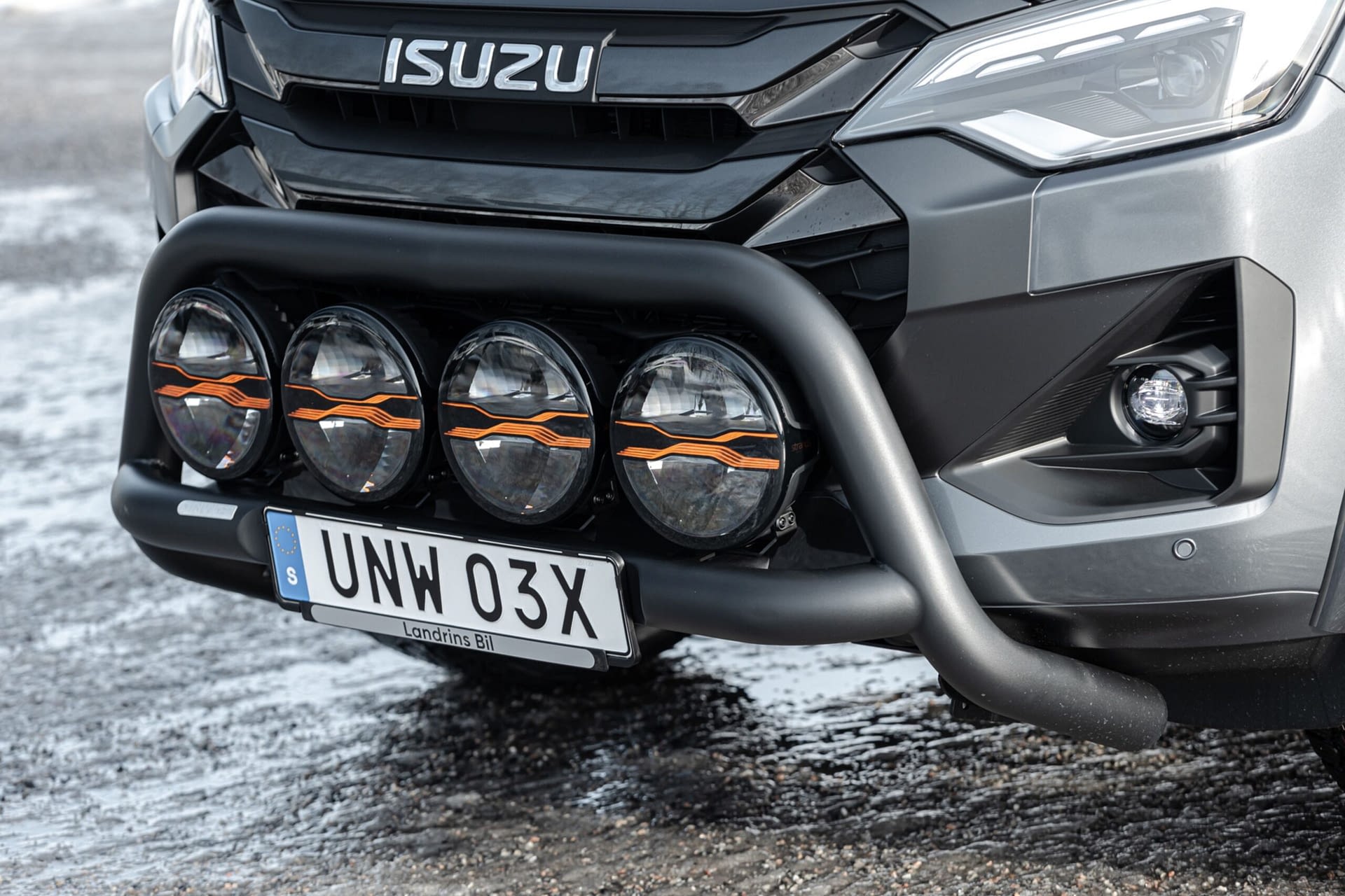 Landrins Bil Edition - Isuzu - Grå – 1