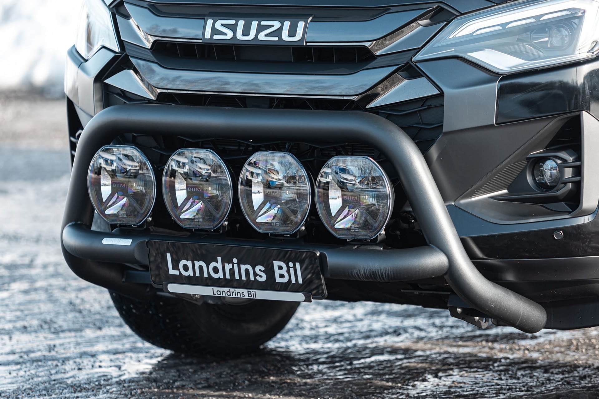 Landrins Bil Edition - Isuzu - Svart – 2